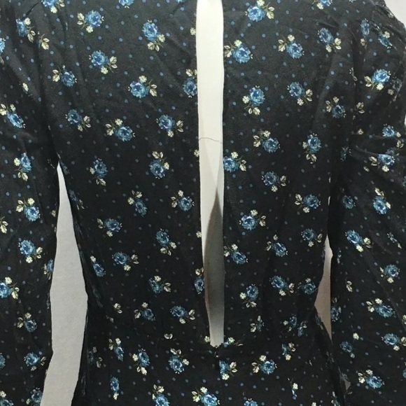 4/$35 Boho Romper Medium Peek A Boo L/S Shorts - Picture 3 of 6